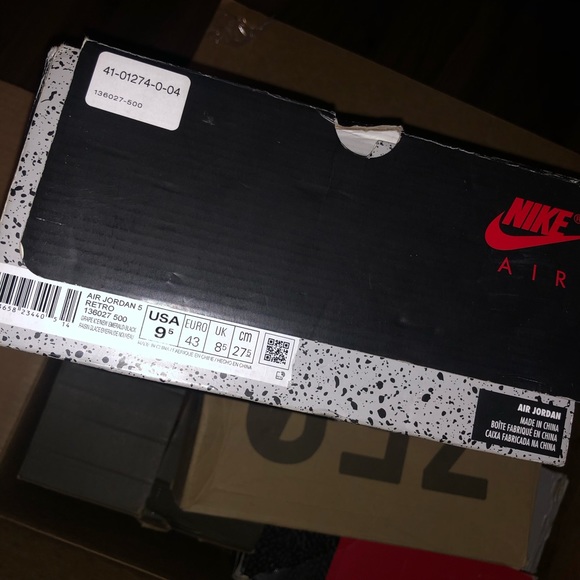 Air Jordan Retro 5s Alternate Grape - Picture 3 of 3